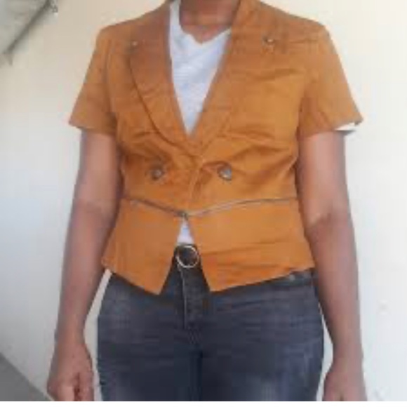 Brown Short Sleeve Women’s Jacket - Size Medium - Picture 12 of 13